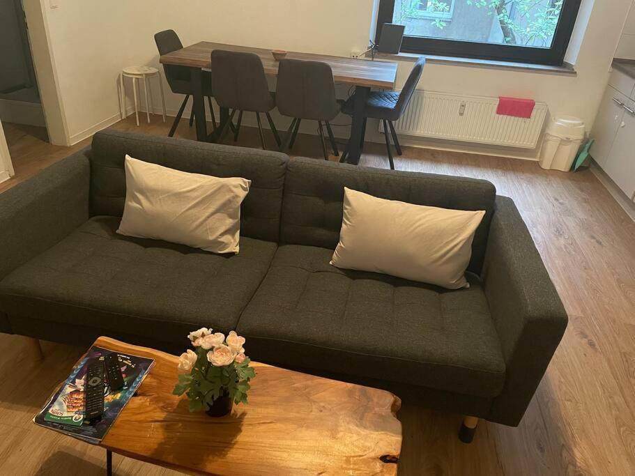 Zentrale Wohnung Direkt Am Hauptbahnhof - Bismarck Düsseldorf Extérieur photo