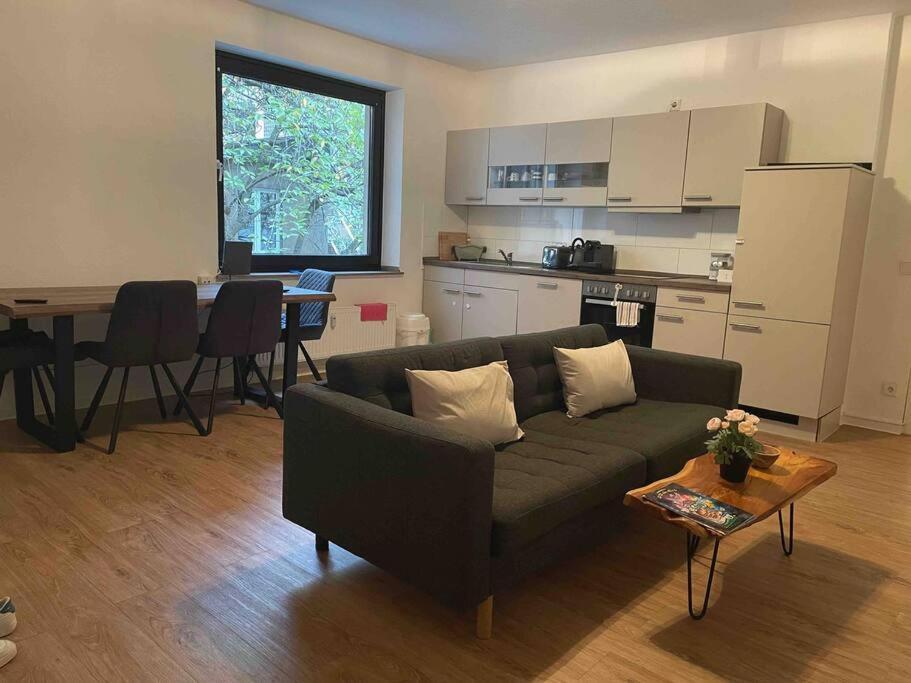 Zentrale Wohnung Direkt Am Hauptbahnhof - Bismarck Düsseldorf Extérieur photo