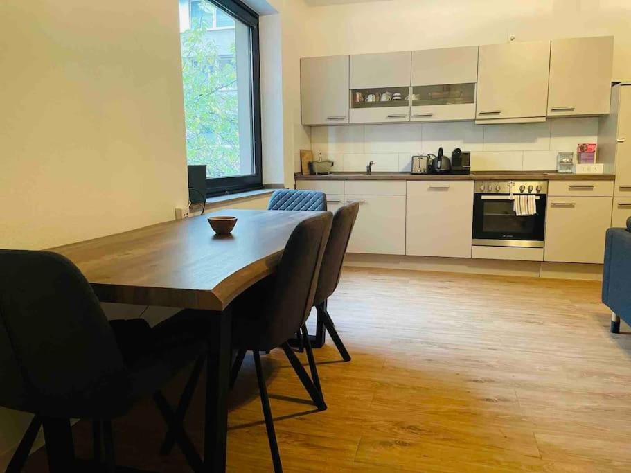 Zentrale Wohnung Direkt Am Hauptbahnhof - Bismarck Düsseldorf Extérieur photo