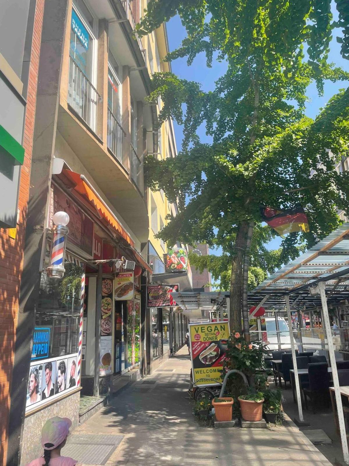 Zentrale Wohnung Direkt Am Hauptbahnhof - Bismarck Düsseldorf Extérieur photo