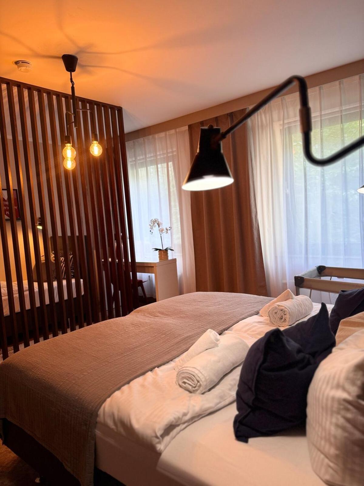 Zentrale Wohnung Direkt Am Hauptbahnhof - Bismarck Düsseldorf Extérieur photo