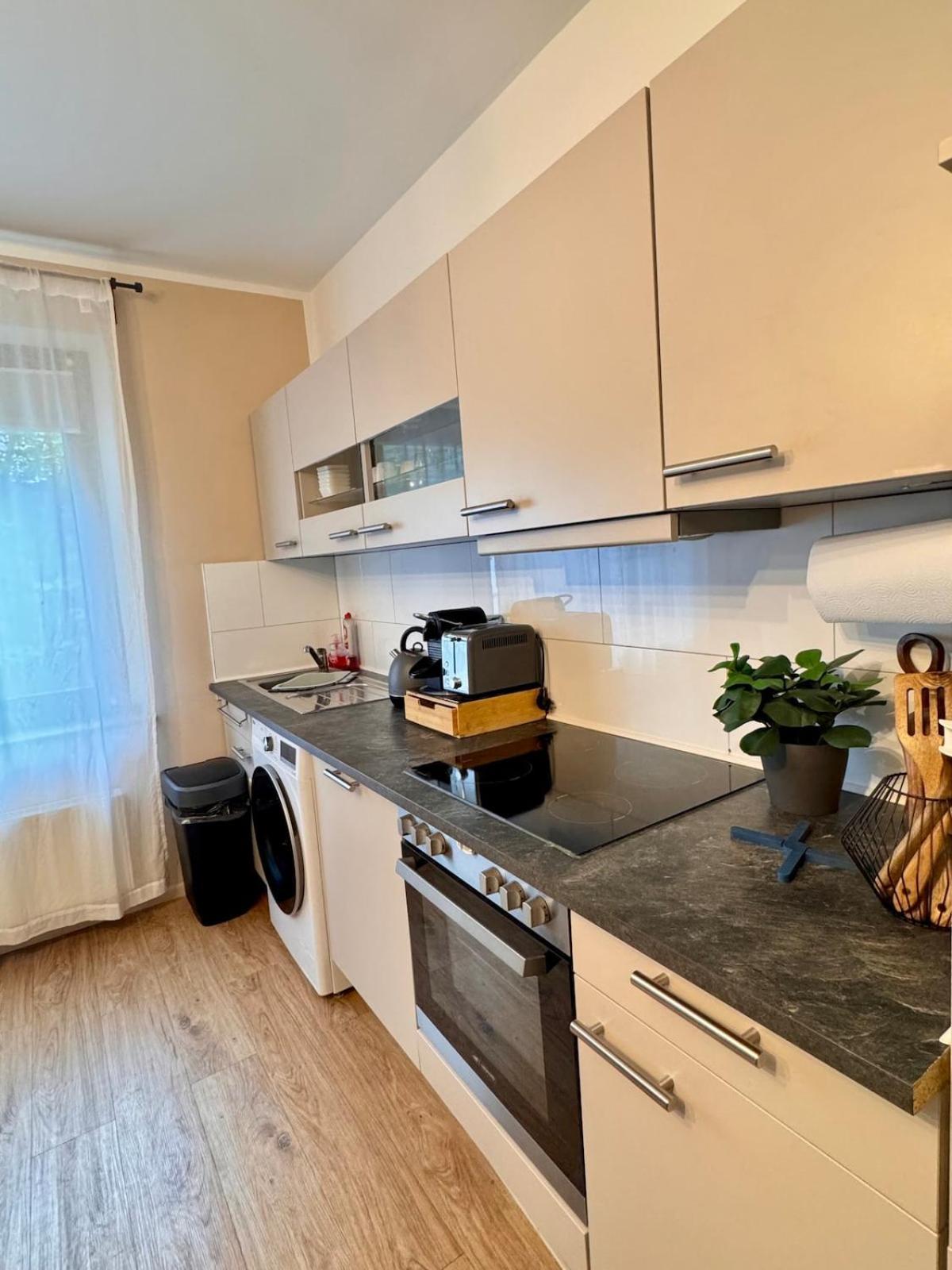 Zentrale Wohnung Direkt Am Hauptbahnhof - Bismarck Düsseldorf Extérieur photo