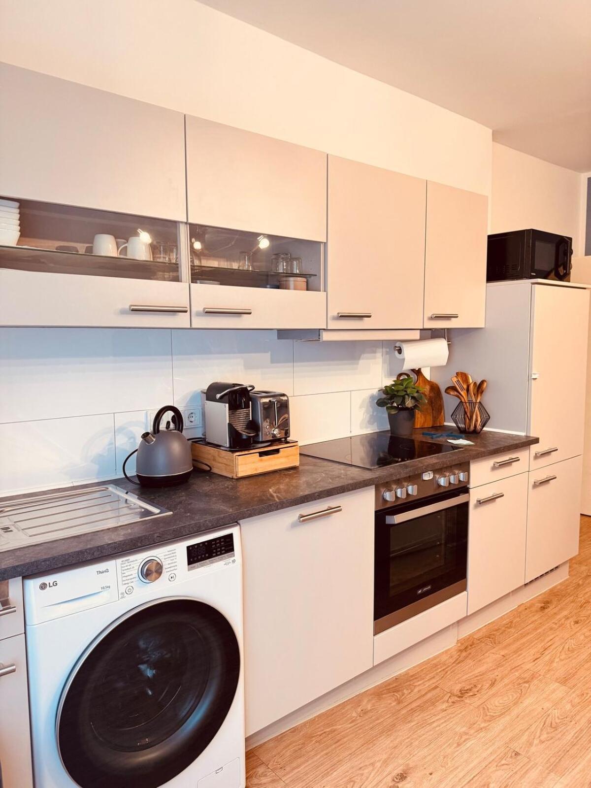 Zentrale Wohnung Direkt Am Hauptbahnhof - Bismarck Düsseldorf Extérieur photo